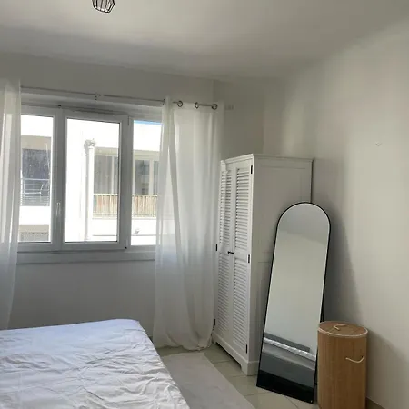 Le Niquet Spacious 2-bedroom In The Heart Of Apartamento