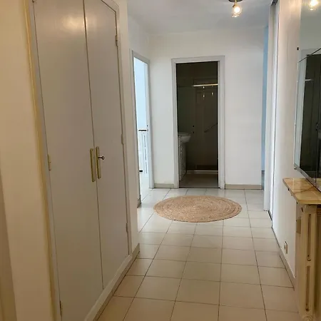 아파트 Le Niquet Spacious 2-bedroom In The Heart Of *