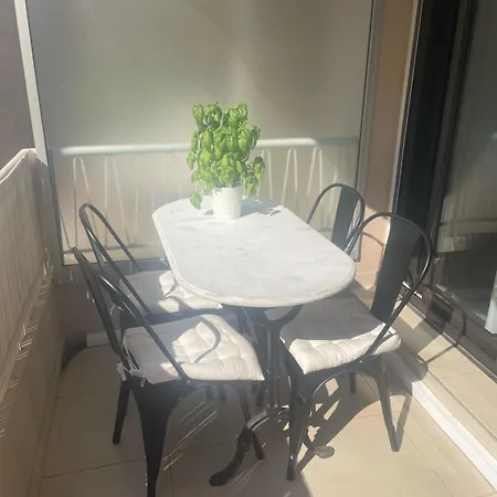 Le Niquet Spacious 2-bedroom In The Heart Of 앙티브