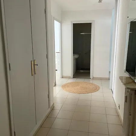 Le Niquet Spacious 2-bedroom In The Heart Of *