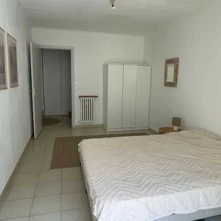 아파트 Le Niquet Spacious 2-bedroom In The Heart Of *