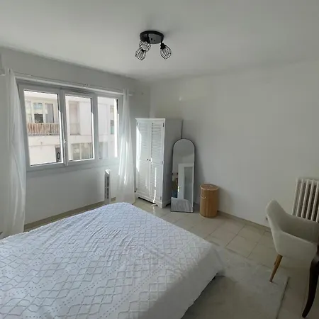 Le Niquet Spacious 2-bedroom In The Heart Of Apartamento *